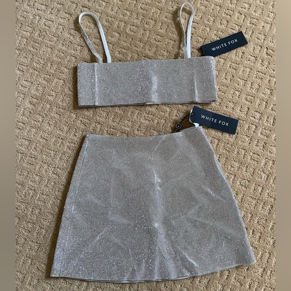 WHITE FOX SILVER RHINESTONE SET - Picture 3 of 4